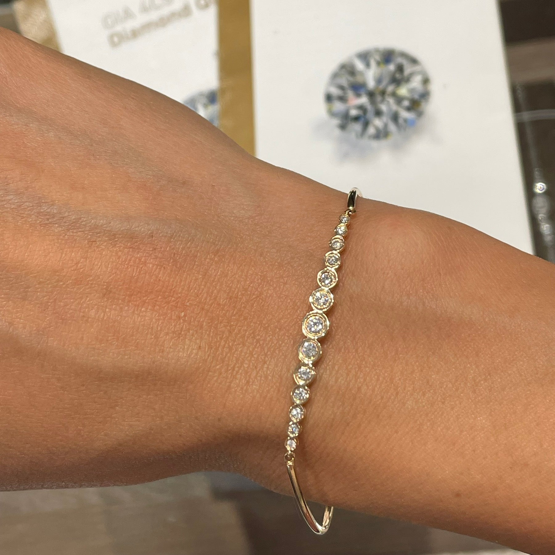 Дамска гривна от розово злато с диаманти 0.43